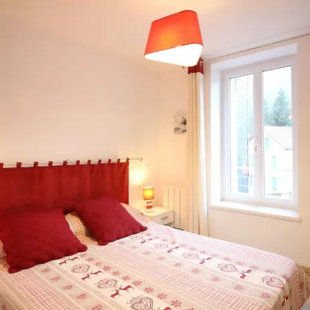 Bel F4 Au 2eme Etage Sans Ascenseur, Centre Mont-dore, 3 Chambres, Bien Equipe, Capacite 6 Pers - Fr-1-415-24 *